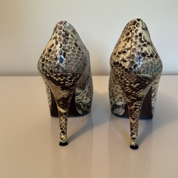 Stuart Weitzman snakeskin ankle boots - Picture 4 of 7